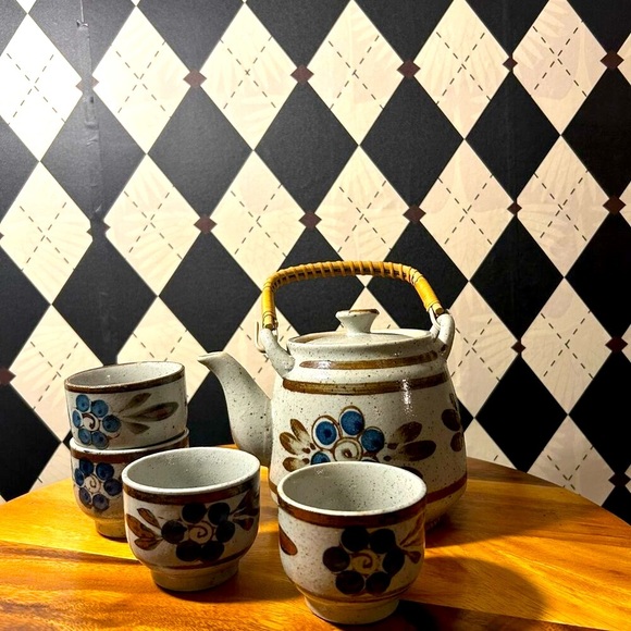 Otagiri Japanese Tea Set | Hand-Painted | Teapot + 4 Cups - Picture 5 of 5